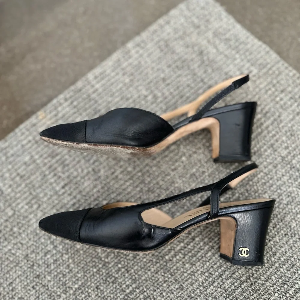 CHANEL Black Interlocking CC Logo Leather Slingback Pumps - Picture 8 of 15